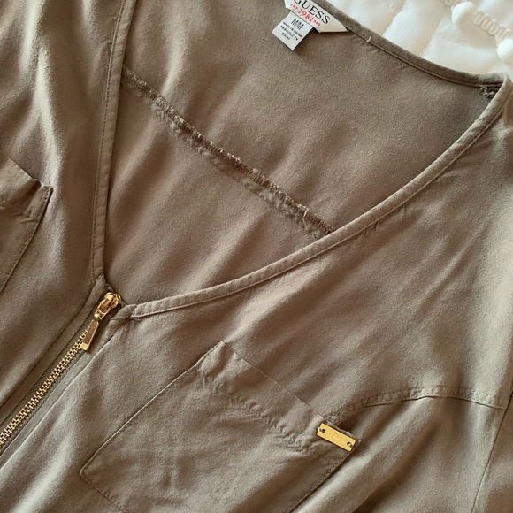 GUESS - Picture 2 of 2